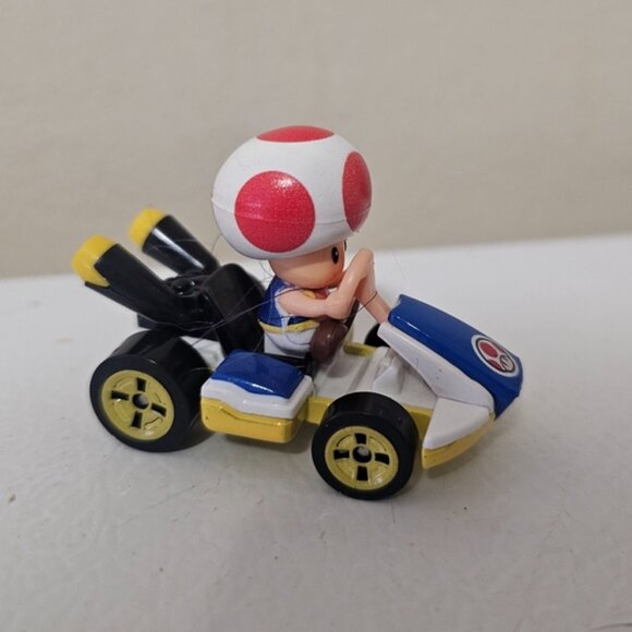 Hot Wheels Mario Kart Diecast Cars Set Of 5 - Picture 3 of 9